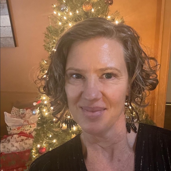 Meet your Posher, Heidi - Picture 3 of 5